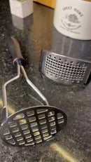 Kit 2 Utensílios para Cozinha Inox: Triturador de Alho e Amassador de Batata
